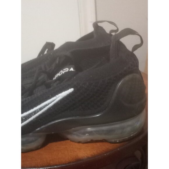 Nike Air VaporMax 2021 Flyknit Womens Size 9.5 Black Running Shoes Sneakers - Picture 9 of 15